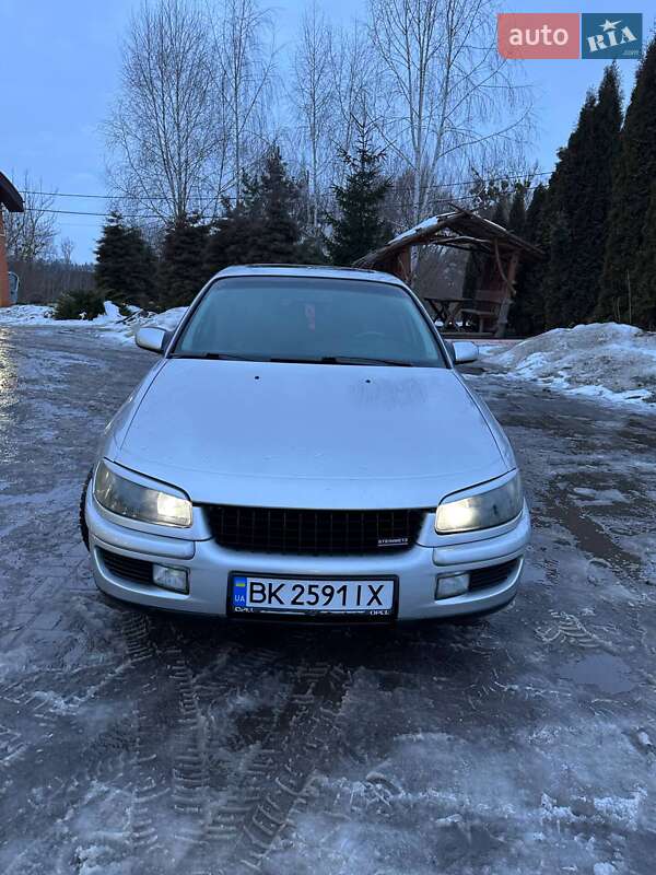 Седан Opel Omega 1999 в Дубно