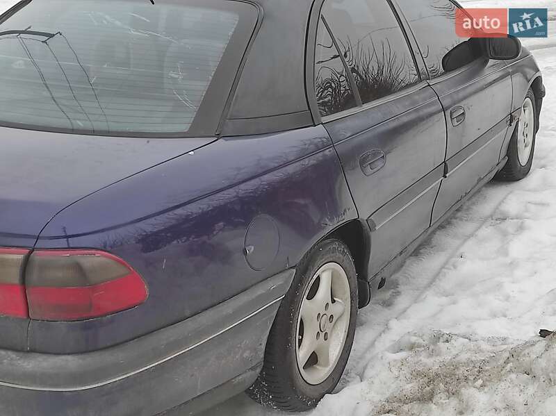 Седан Opel Omega 1995 в Тетієві