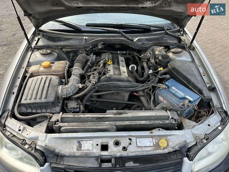 Седан Opel Omega 1994 в Каменском