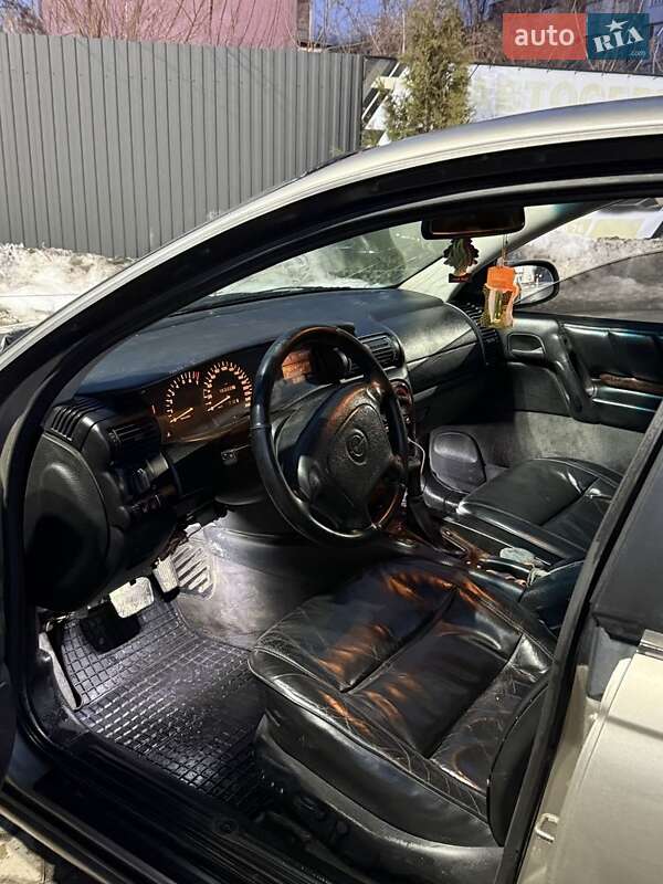 Седан Opel Omega 1994 в Чернівцях