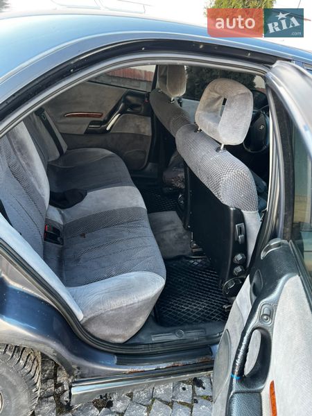 Седан Opel Omega 1997 в Золочеве