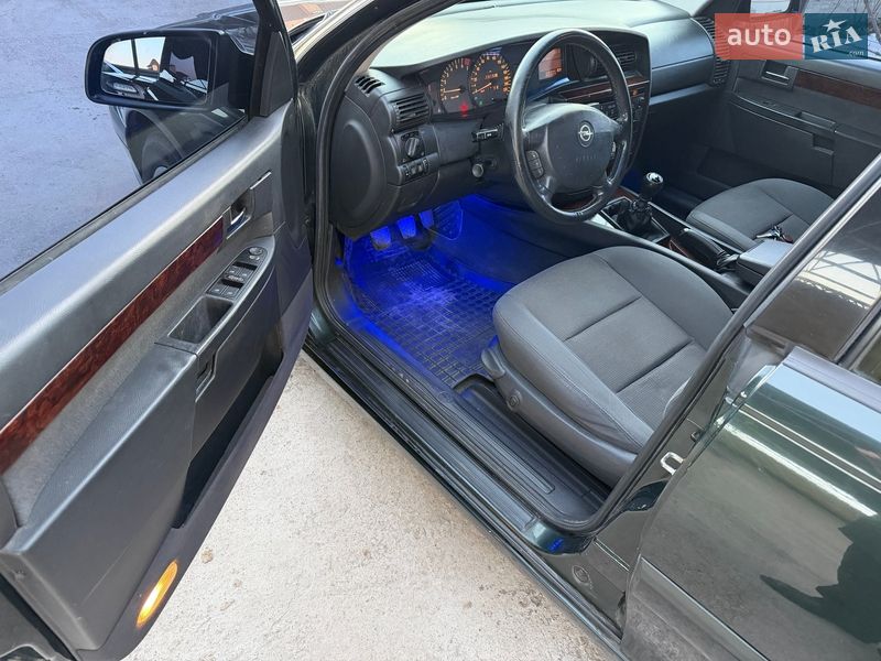 Седан Opel Omega 2003 в Києві