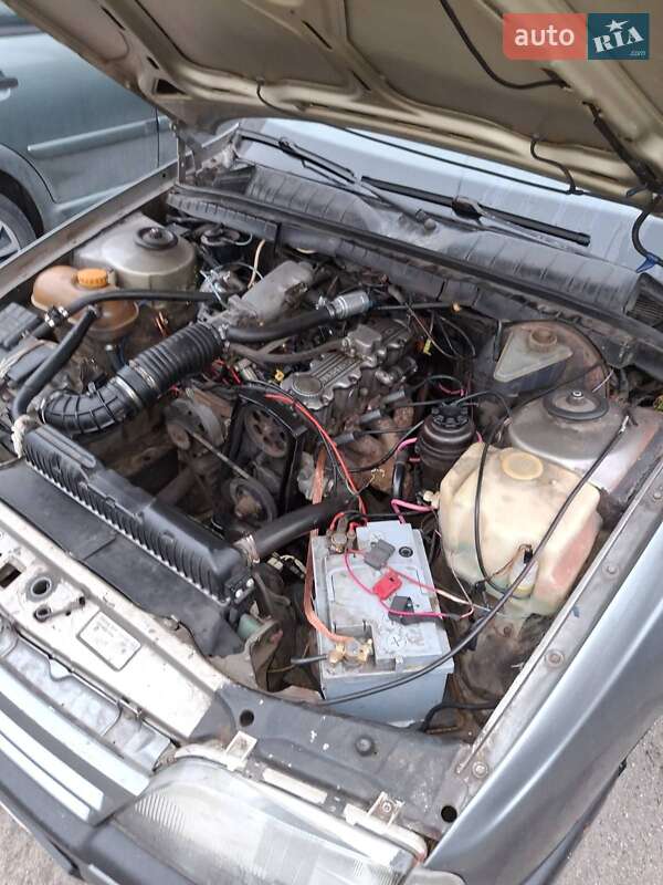 Універсал Opel Omega 1987 в Кам'янському