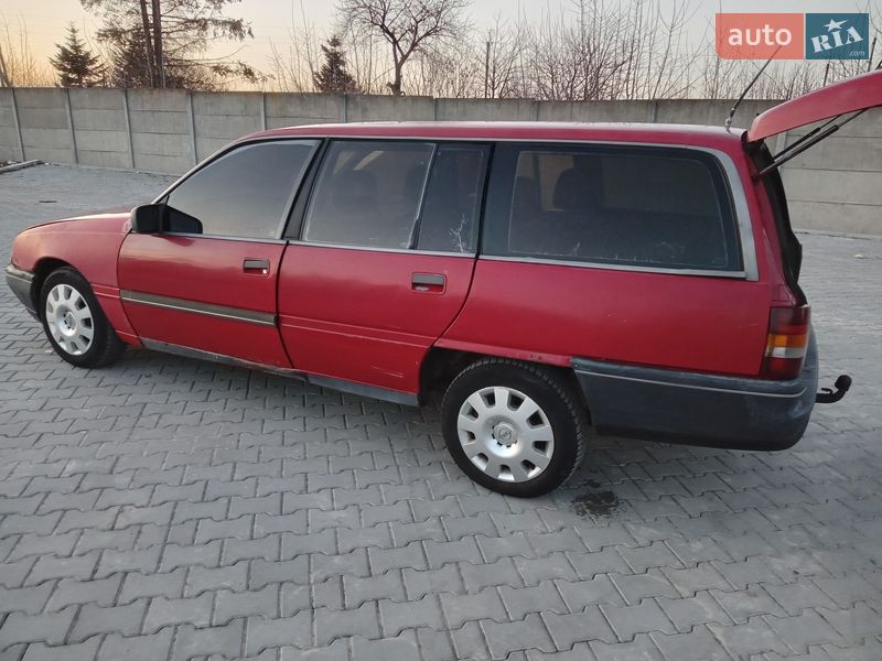 Универсал Opel Omega 1987 в Тлумаче