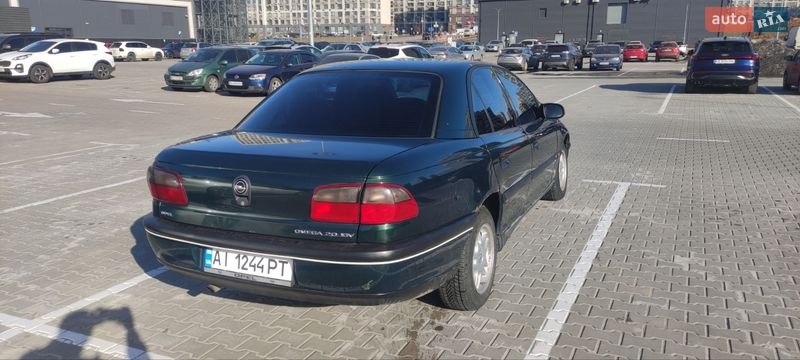 Седан Opel Omega 1999 в Киеве