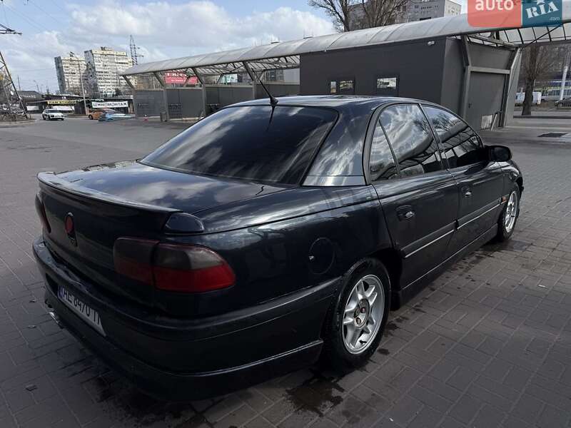 Седан Opel Omega 1998 в Днепре