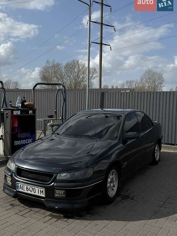 Седан Opel Omega 1998 в Днепре