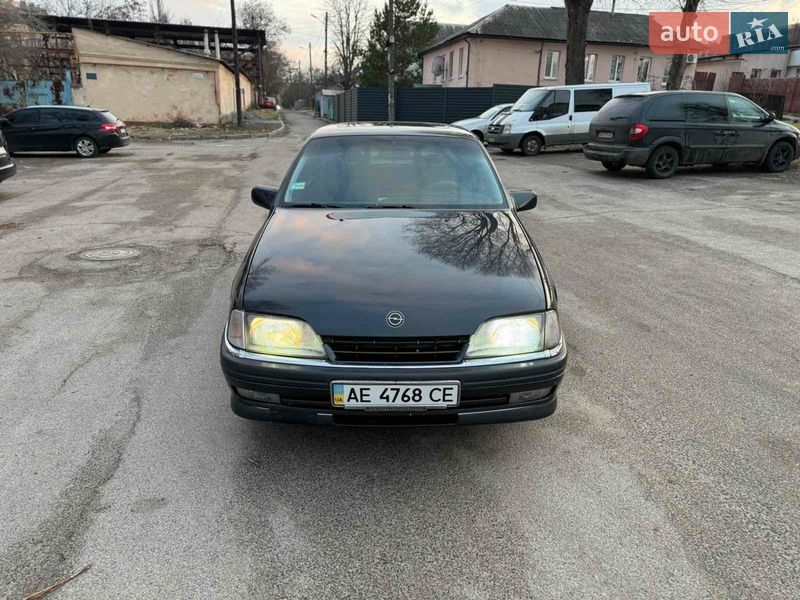 Седан Opel Omega 1992 в Дніпрі