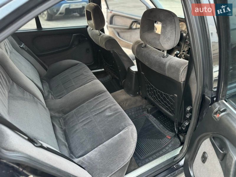 Седан Opel Omega 1992 в Дніпрі