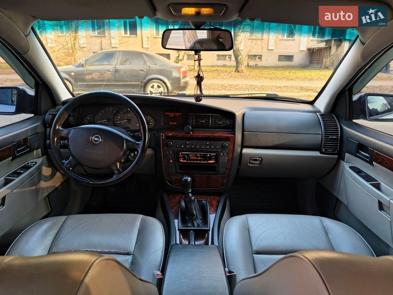 Седан Opel Omega 2003 в Киеве