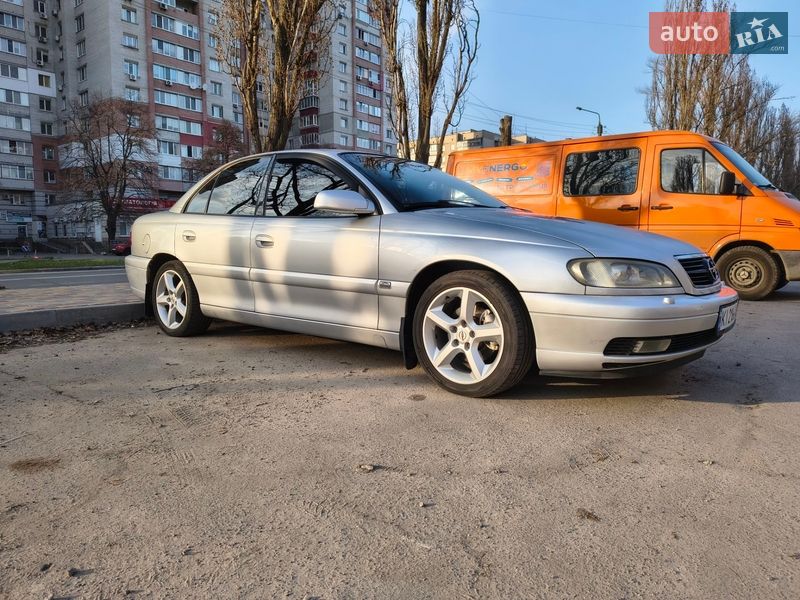 Седан Opel Omega 2003 в Киеве