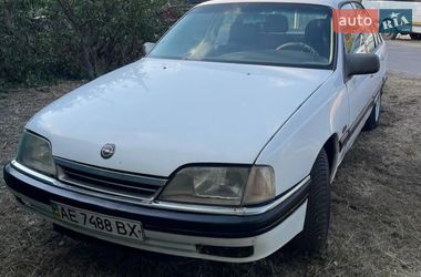Седан Opel Omega 1991 в Днепре