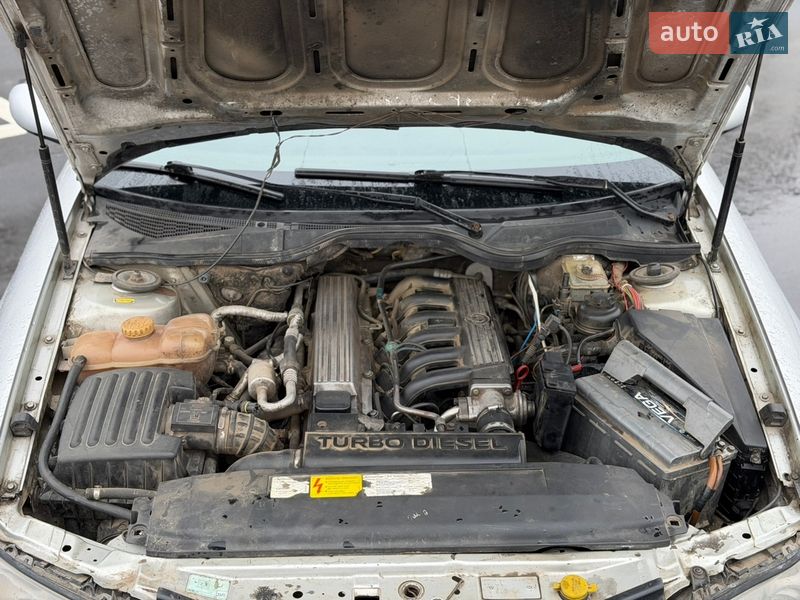 Седан Opel Omega 1999 в Ровно