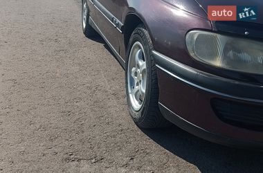 Седан Opel Omega 1994 в Жовкві