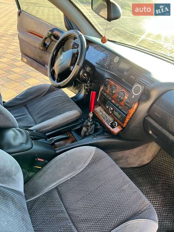 Седан Opel Omega 1997 в Гайсину