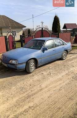 Седан Opel Omega 1989 в Кельменцах