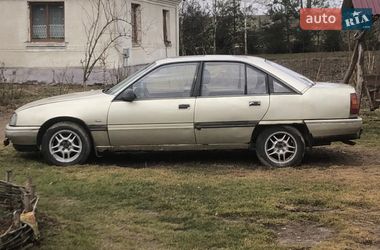 Седан Opel Omega 1988 в Почаеве