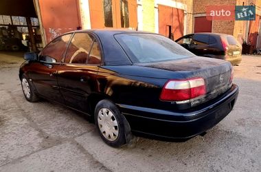 Седан Opel Omega 2002 в Петрове