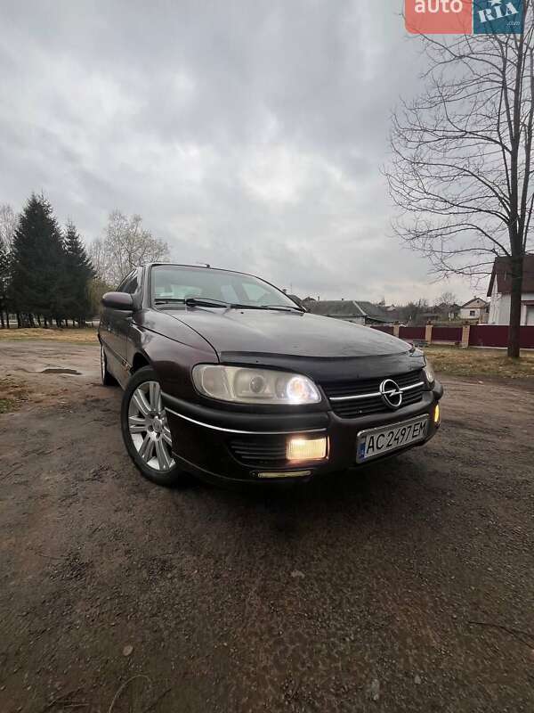 Седан Opel Omega 1994 в Костополе