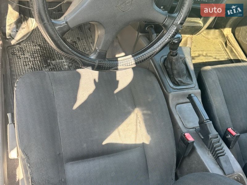 Седан Opel Omega 1989 в Хмельницькому