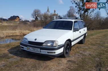 Седан Opel Omega 1993 в Луцьку