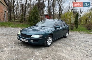 Седан Opel Omega 1996 в Новой Ушице
