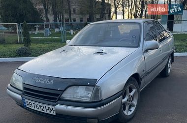 Седан Opel Omega 1988 в Ямполе