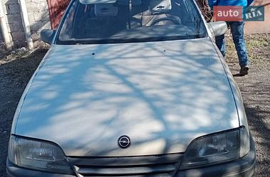 Седан Opel Omega 1987 в Кривом Роге