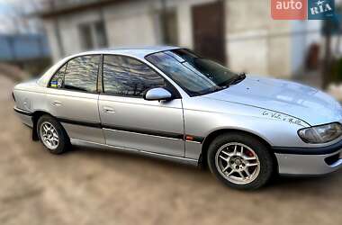 Седан Opel Omega 1998 в Братському