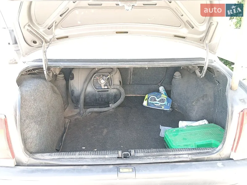 Opel Omega 1989 VIN W0L000017K1010783 фото оголошення 16 з 49