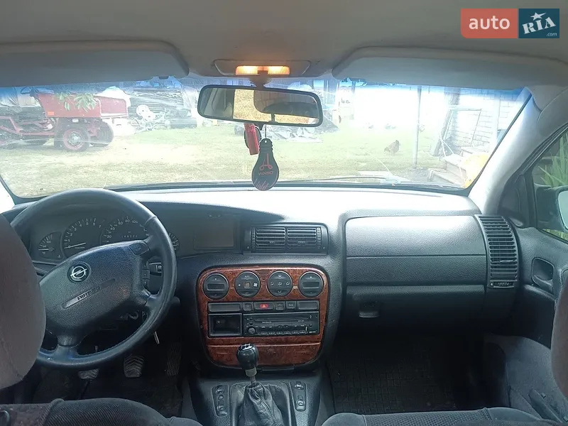 Opel Omega 1999