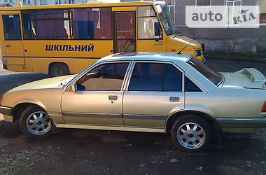 Седан Opel Rekord 1986 в Ивано-Франковске