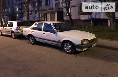 Седан Opel Rekord 1985 в Харкові