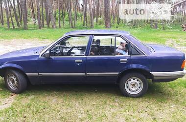 Седан Opel Rekord 1981 в Рівному