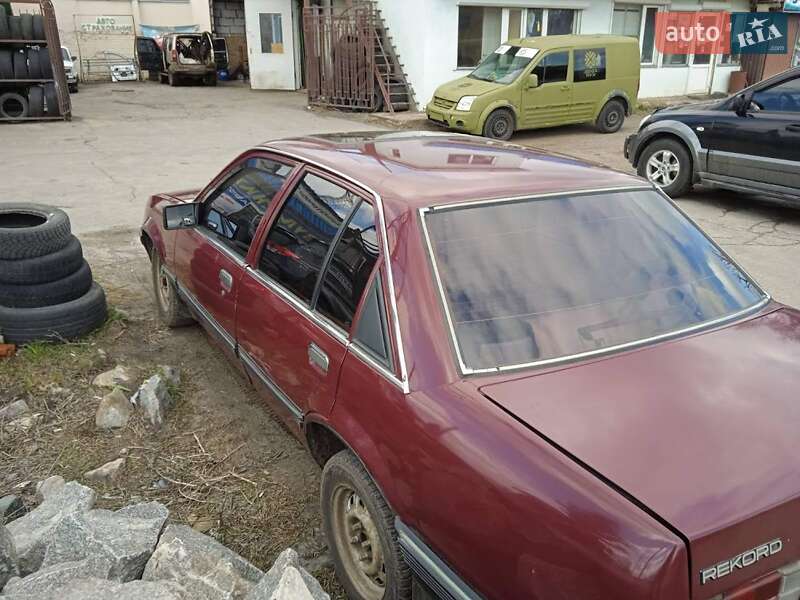 Седан Opel Rekord 1983 в Харкові