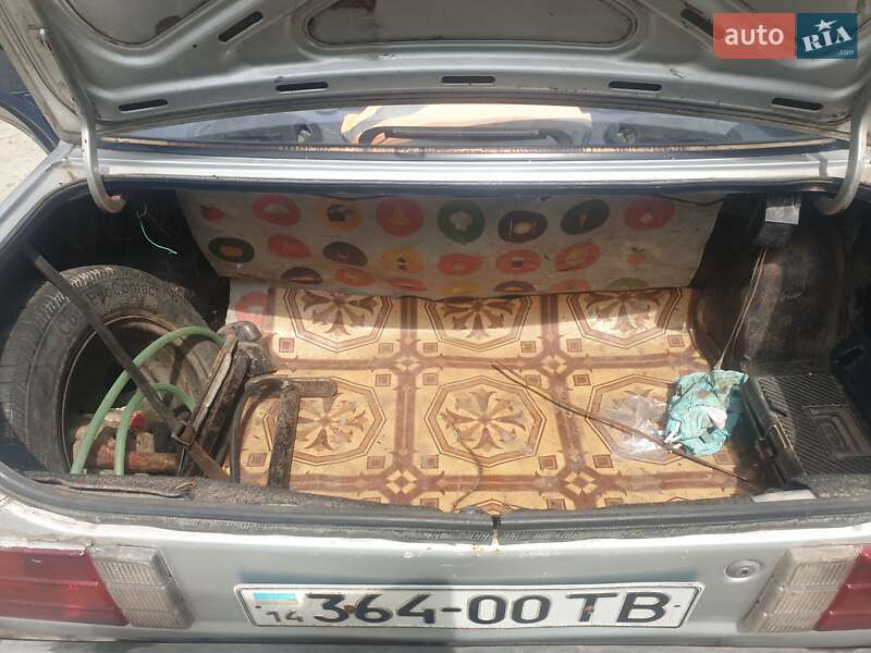 Седан Opel Rekord 1985 в Николаеве
