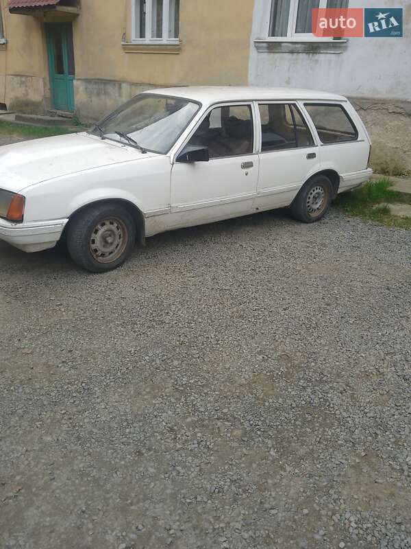 Универсал Opel Rekord 1986 в Ужгороде