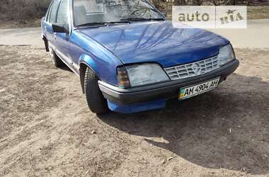 Седан Opel Rekord 1986 в Бобровице