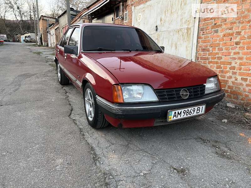Седан Opel Rekord 1985 в Житомирі