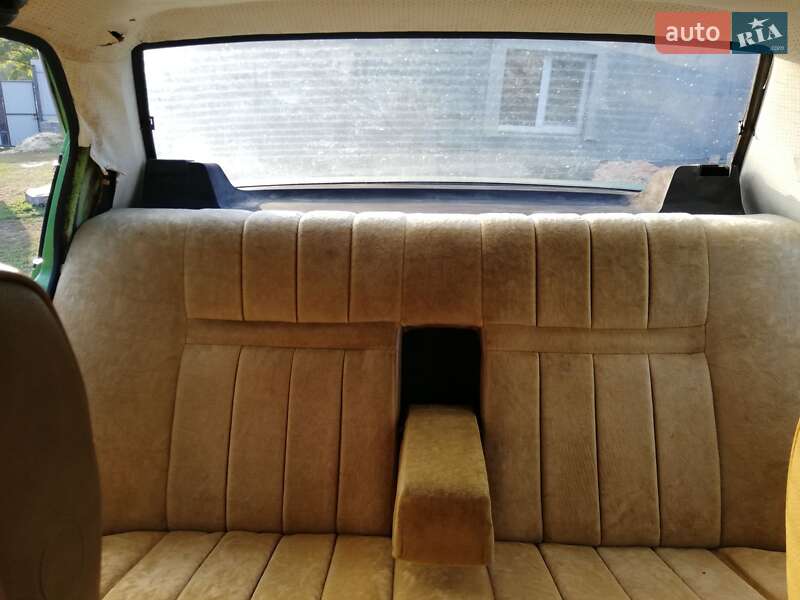 Седан Opel Rekord 1979 в Полтаві