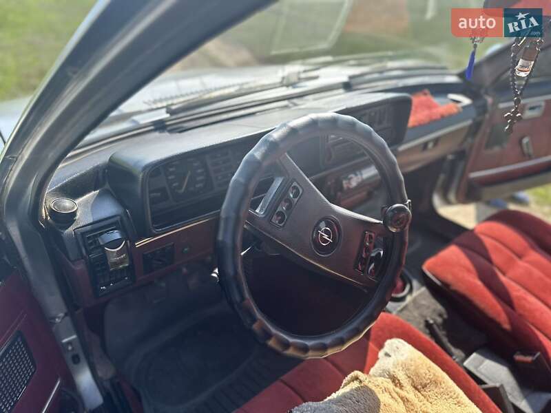 Седан Opel Rekord 1980 в Измаиле