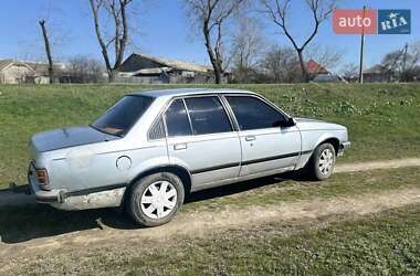 Седан Opel Rekord 1980 в Измаиле