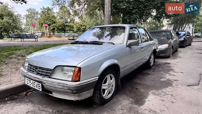 Седан Opel Rekord 1985 в Харкові
