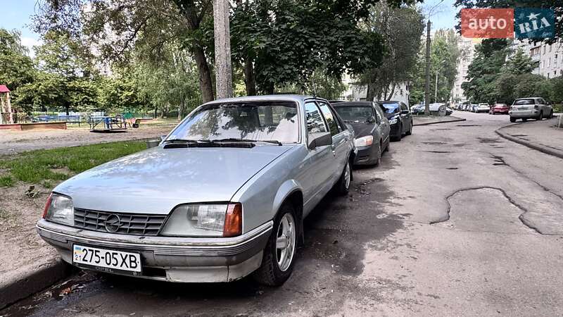 Седан Opel Rekord 1985 в Харкові