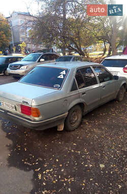 Седан Opel Rekord 1986 в Черновцах