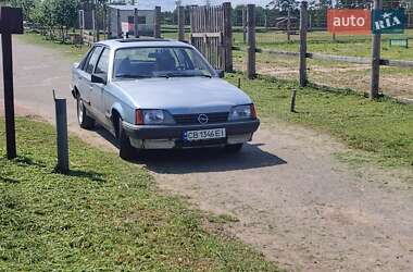 Седан Opel Rekord 1985 в Чернигове
