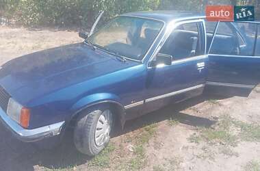Седан Opel Rekord 1980 в Петриковке