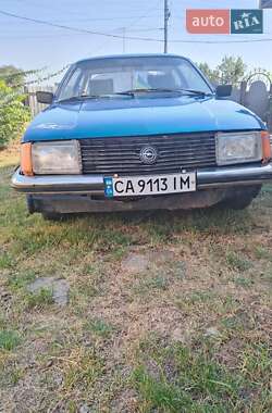 Седан Opel Rekord 1979 в Звенигородці