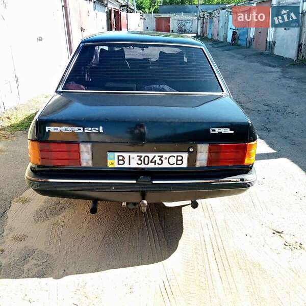 Седан Opel Rekord 1986 в Кременчуге