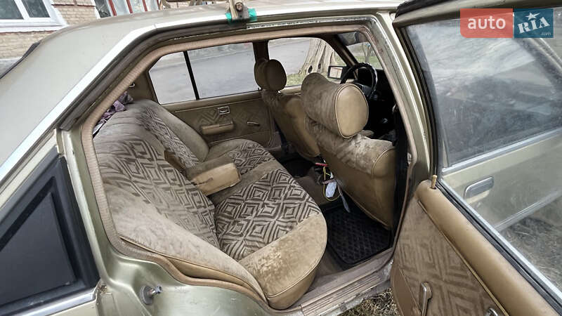 Седан Opel Rekord 1984 в Староконстантинове